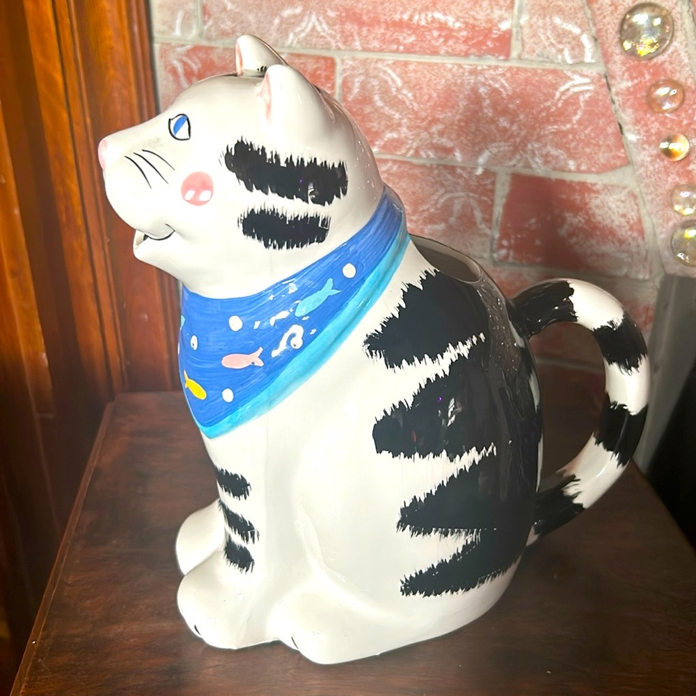 Vintage Coco Dowley cat pitcher